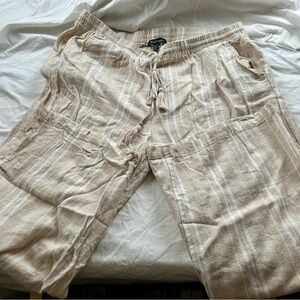 Ellen Tracy Ladies Linen blend pants size XL, loose fit with elastic waist.